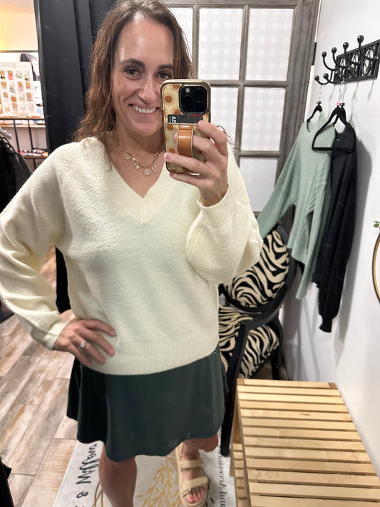 Cream Solid V-Neck Sweater